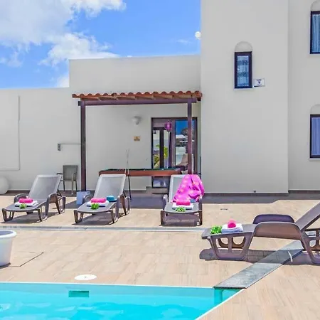 Playa Blanca Sleeps 6 Pool Air Con Wifi Willa Playa Blanca (Lanzarote)