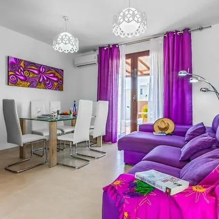 Playa Blanca Sleeps 6 Pool Air Con Wifi