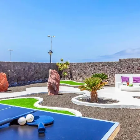 Villa Playa Blanca Sleeps 6 Pool Air Con Wifi *